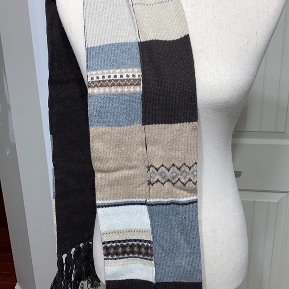 Lands’ End Canvas Patchwork Knit Winter Scarf - Picture 3 of 3